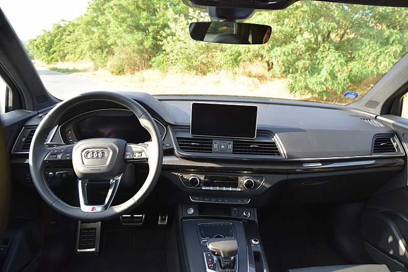Audi SQ5 Interiér